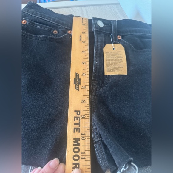 Levi’s Black High Rise Hypersoft Cutoff Frayed Denim Shorts NWT Size 27 - Picture 5 of 12